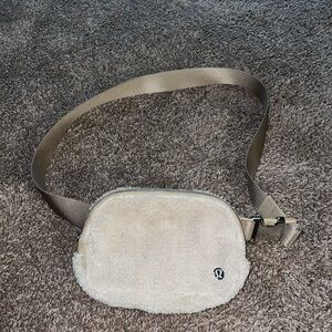 Lululemon Beige Mesh Interior Bag